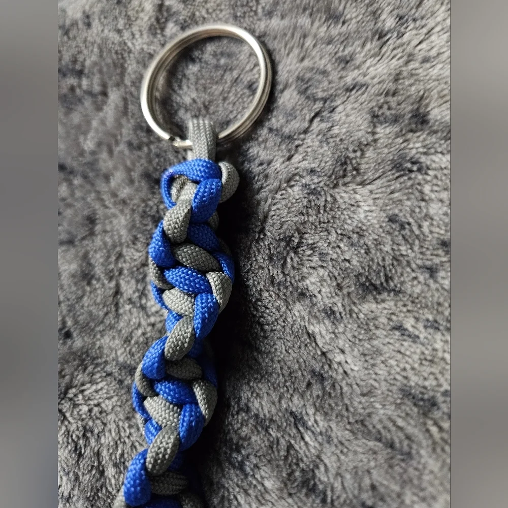 Paracord Keychain‎ Blue Grey